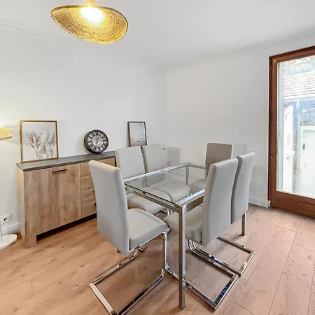 Holiday home Grande Maison Familiale Au Calme Avec Jardin Partage Eaubonne