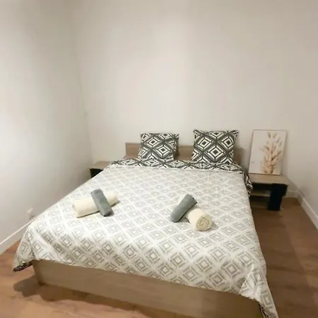 Grande Maison Familiale Au Calme Avec Jardin Partage Holiday home Eaubonne