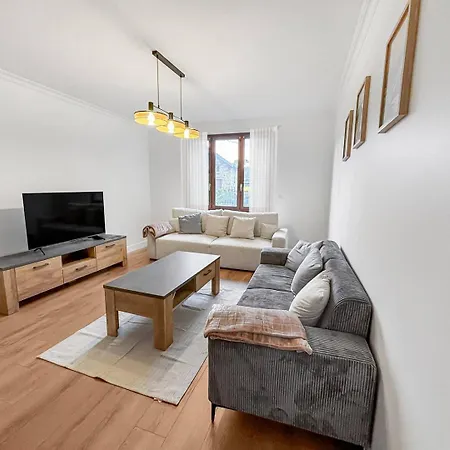 Grande Maison Familiale Au Calme Avec Jardin Partage Holiday home Eaubonne